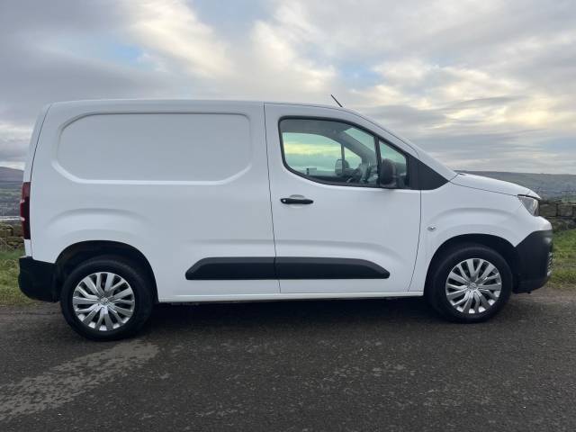 2019 Peugeot Partner 1000 1.5 BlueHDi 100 Professional Van