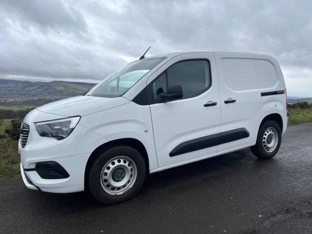 2020 Vauxhall Combo 2300 1.5 Turbo D 100ps H1 Sportive Van